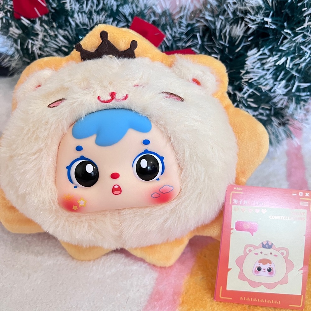 🎁Authentic Lush Cream and Yellow Plush Keychain